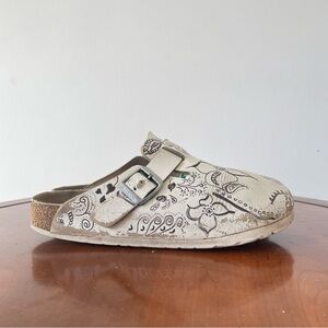 Birkenstock Women’s Floral Print White Leather Clog | EU 37